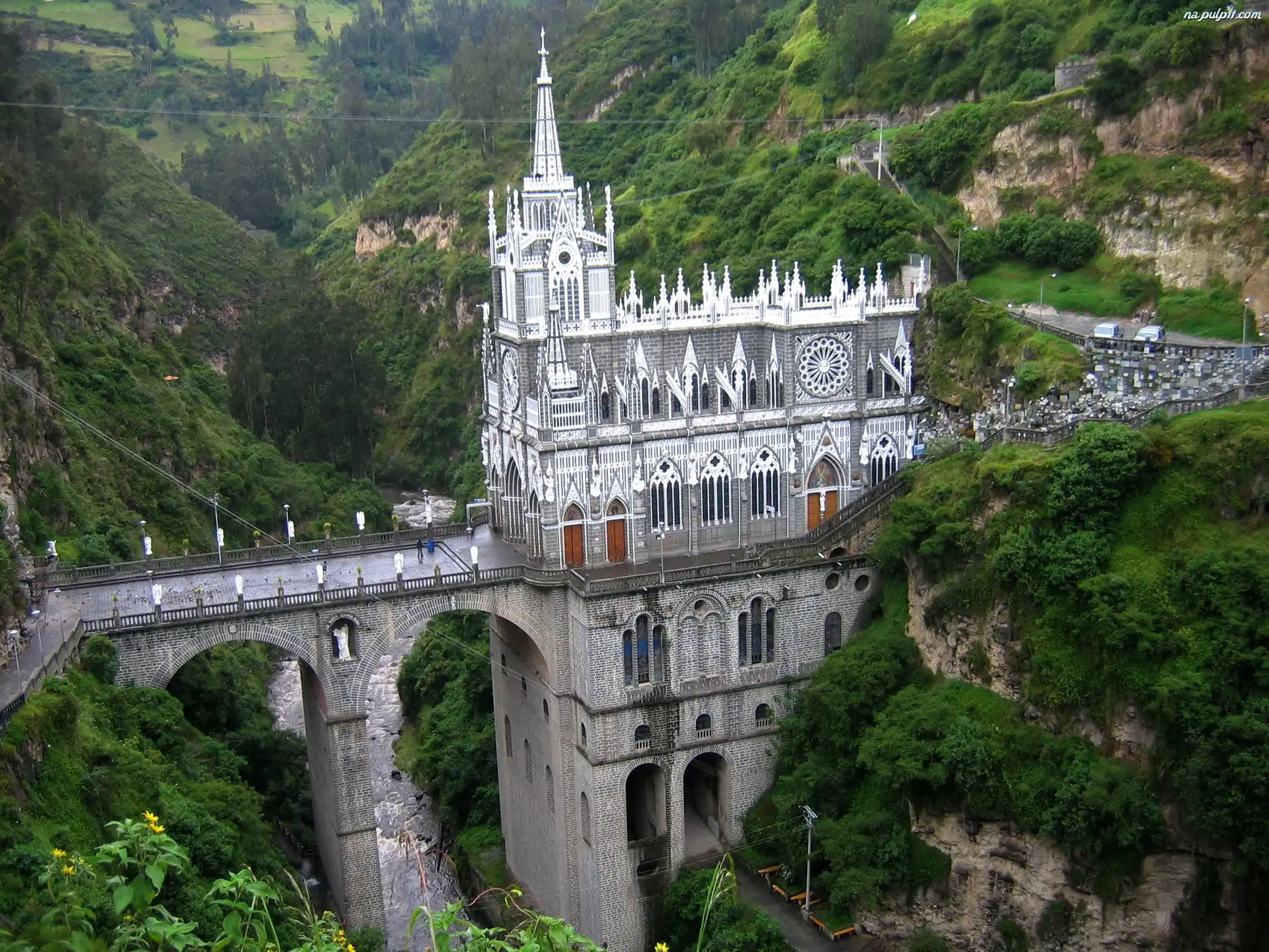 las-kolumbia-sanctuary-lajas-pasto.jpeg